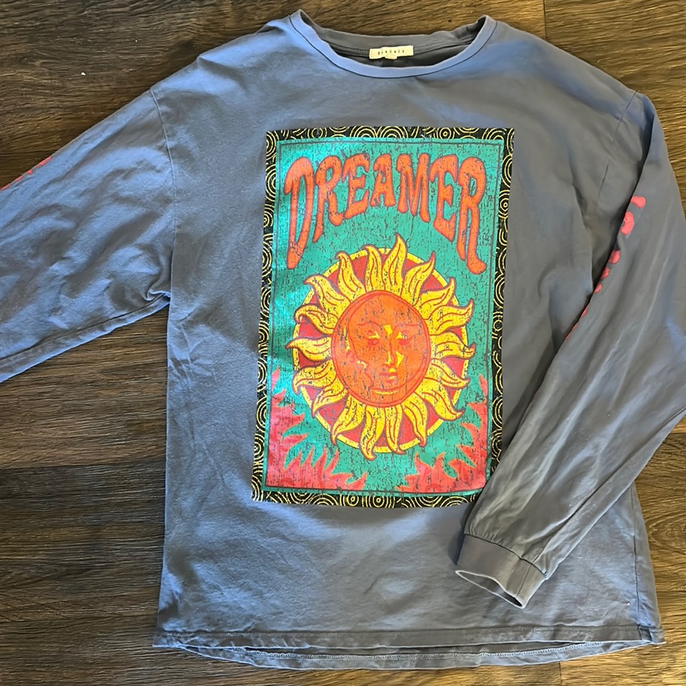 “Dreamer” Long Sleeve Graphic Tee